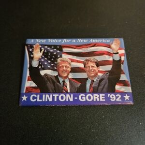 1992 Clinton Gore Presidental Campaign pin